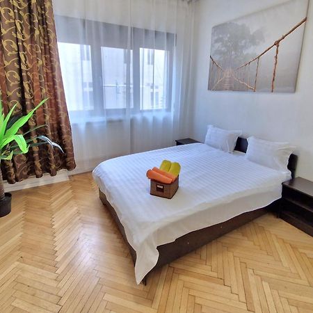 Global Downtown Apartments - Universitate - Calea Victoriei ブカレスト エクステリア 写真